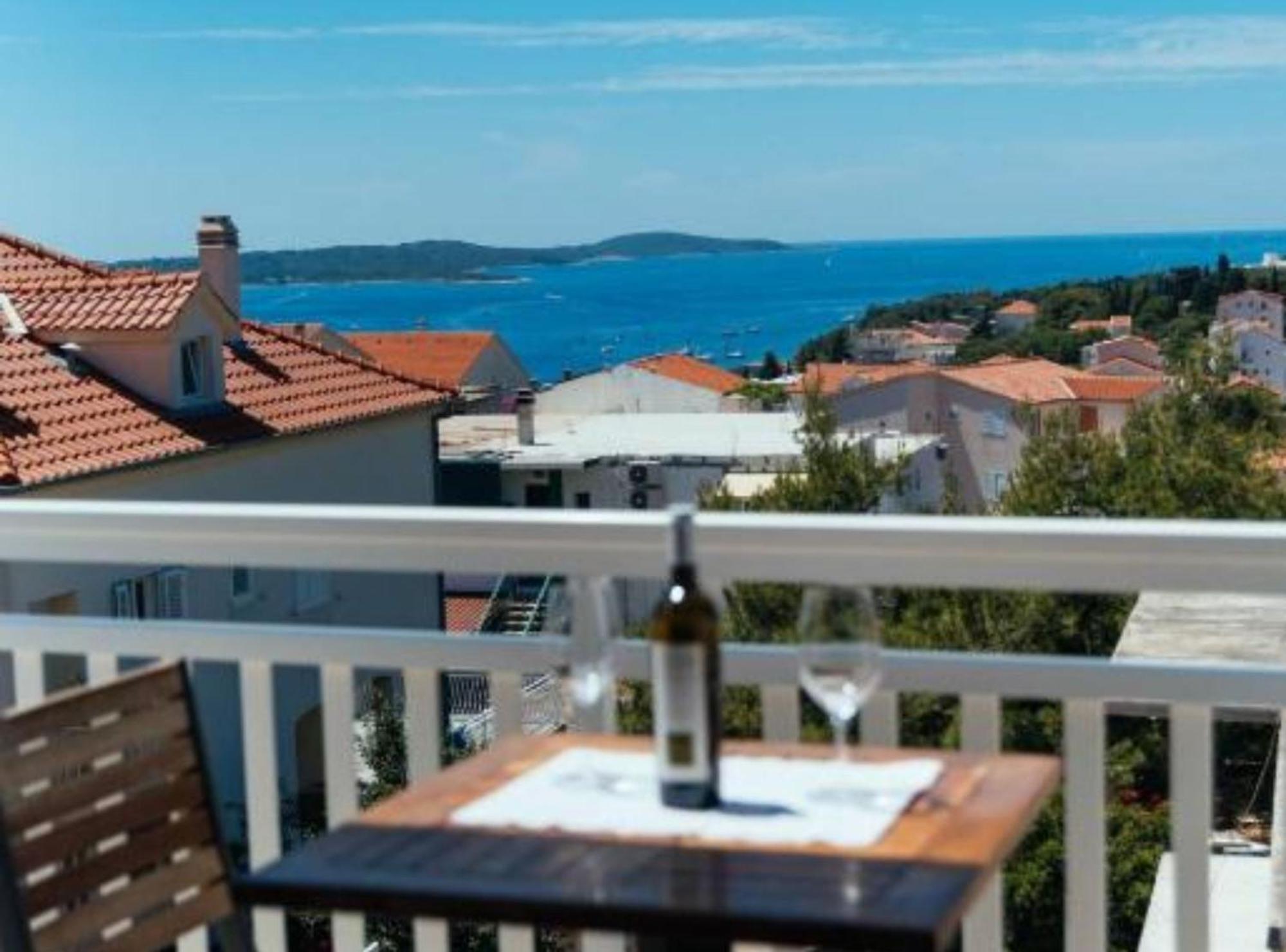 Apartments Trogrlic Hvar Town Szoba fotó